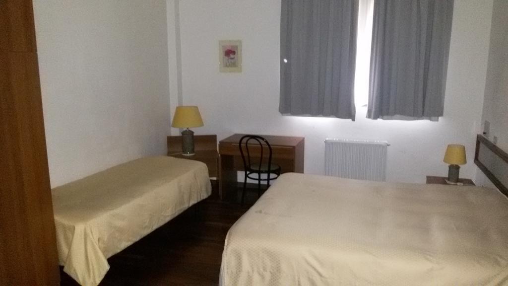 Hotel Cristallo Assergi Oda fotoğraf